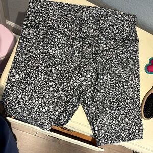 LuLuLemon capri leggings